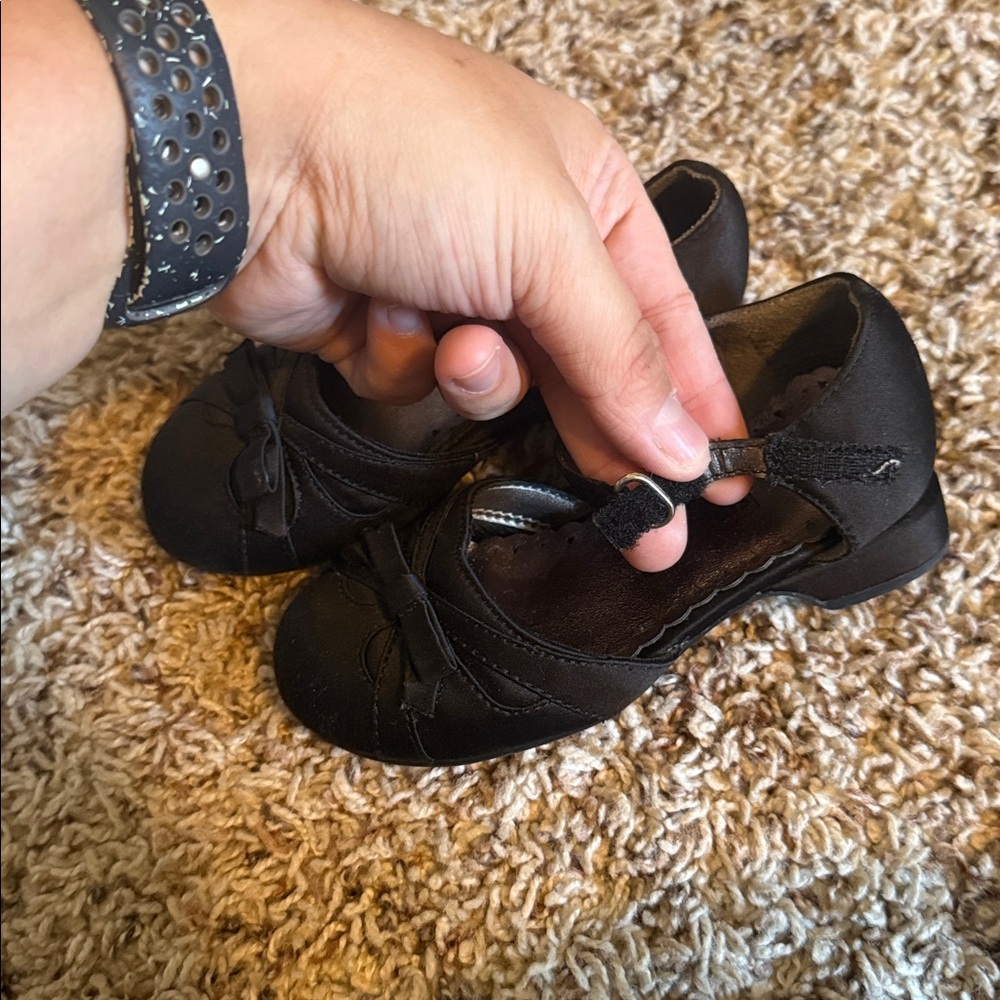 Smartfit Black Bow Mary Janes - Size 6 1/2 - Picture 3 of 3